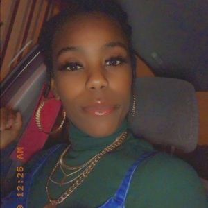 Meet your Posher, Jasmine